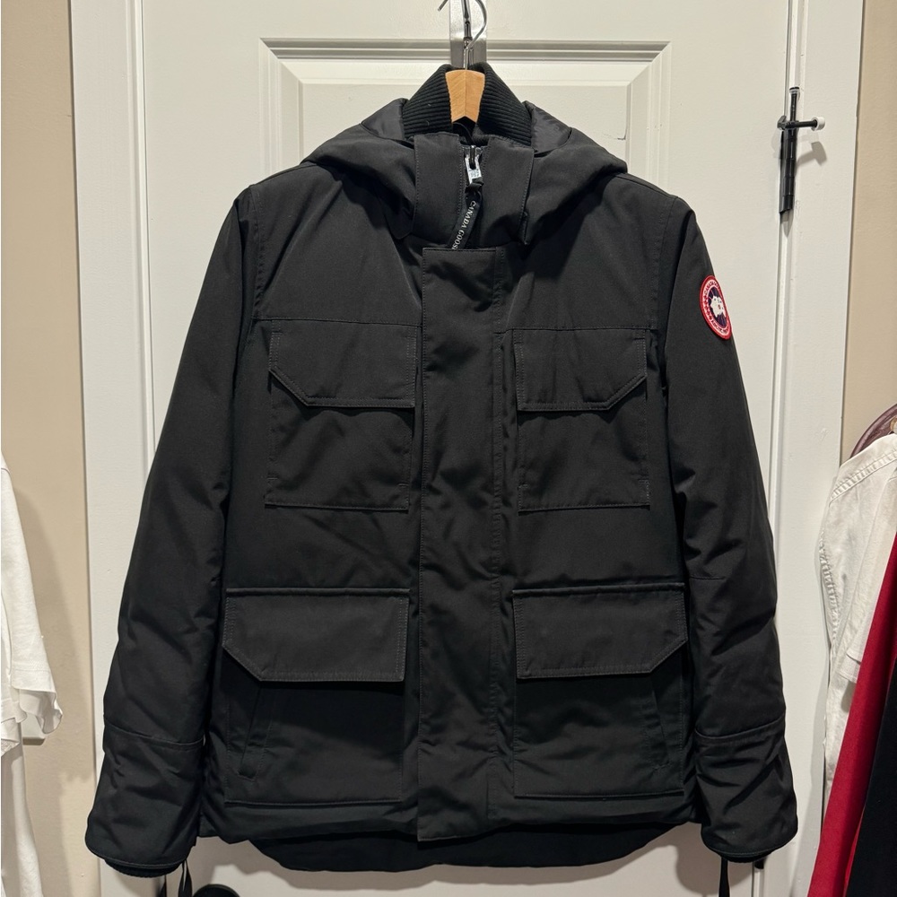 CANADA GOOSE DOWN JACKET